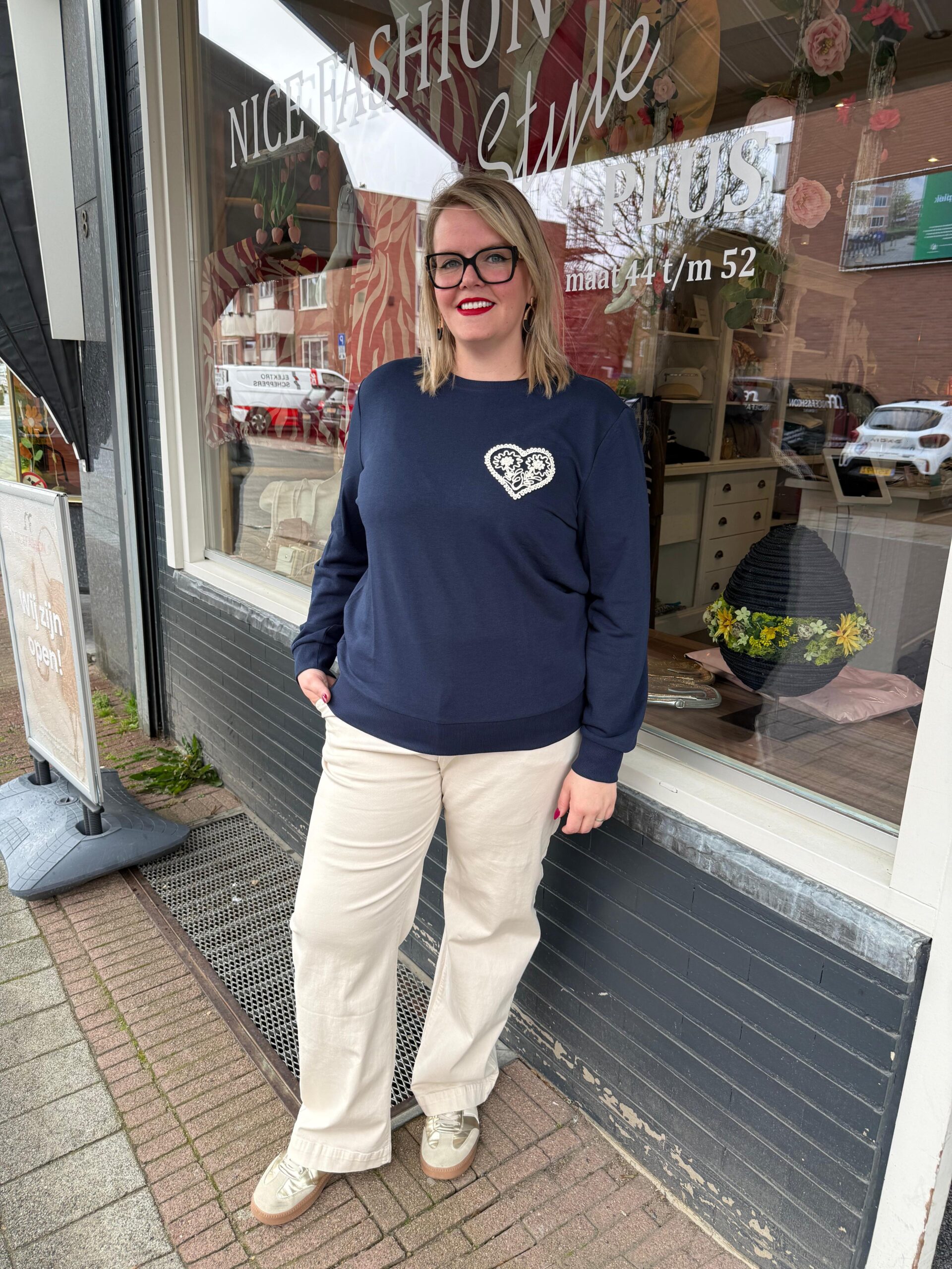 Only Carmakoma Trui Blauw hart