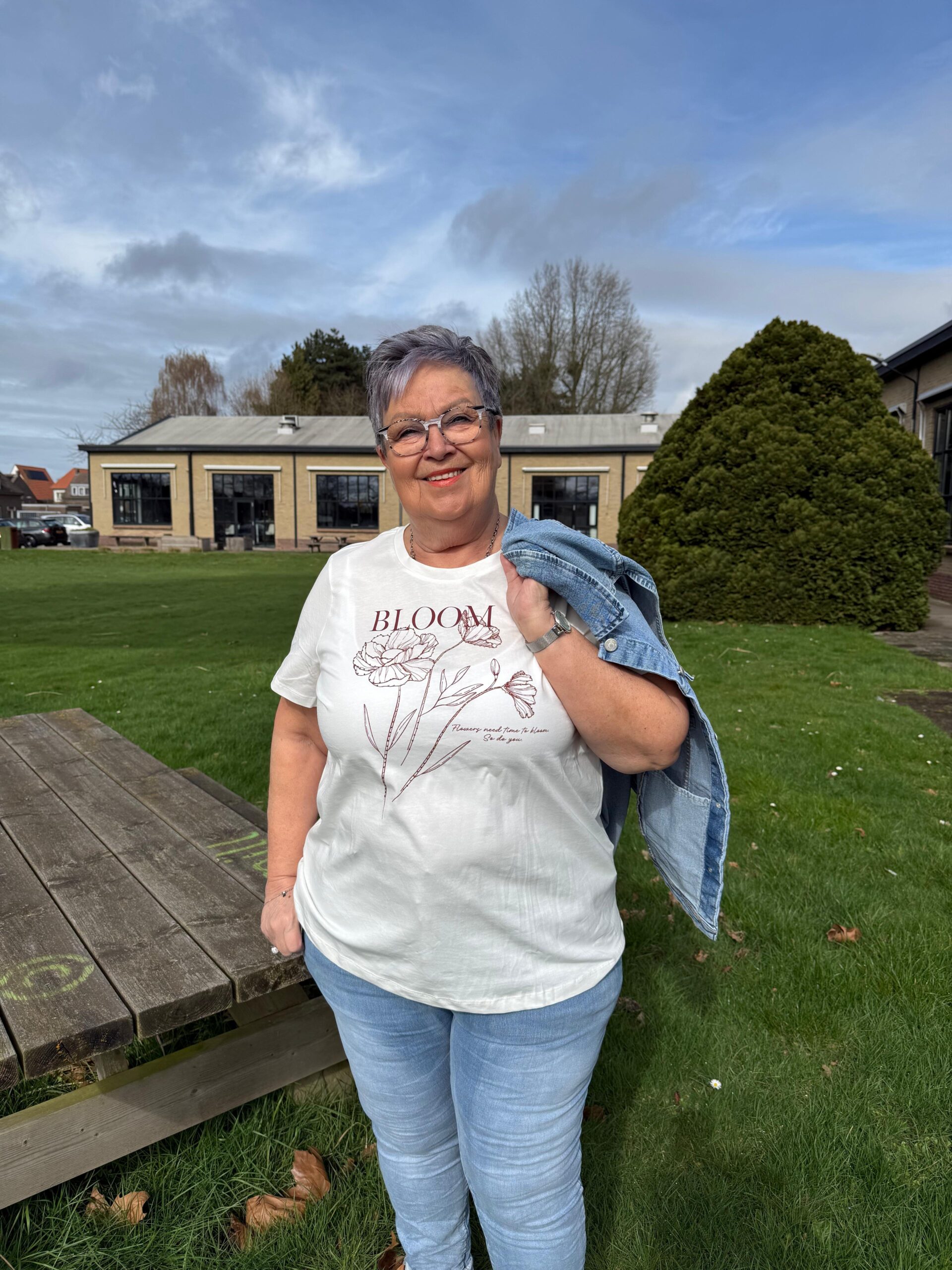 Vero Moda Curve T-shirt wit bloom