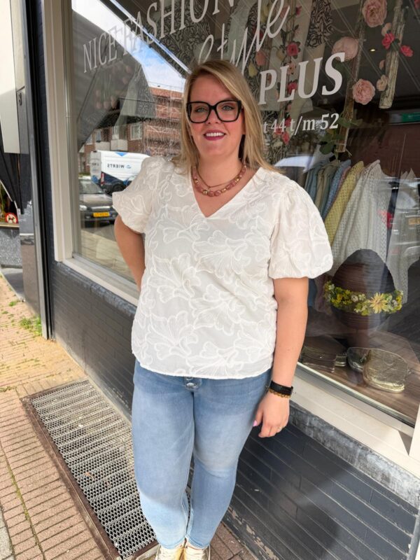 Vero Moda Curve Top Bloemen structuur wit